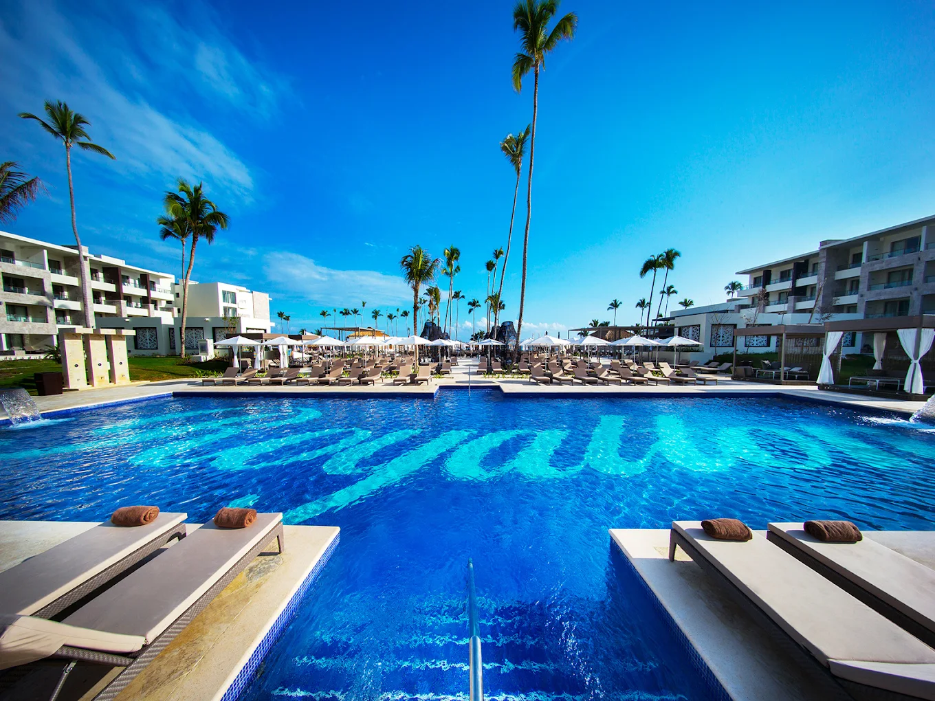 Pool view of Royalton Bávaro Resort & Spa in Punta Cana, Dominican Republic